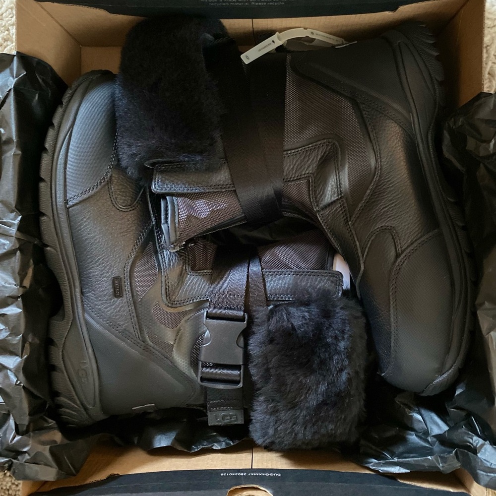 UGG/VIBRAM - MENS BOOTS! NWT